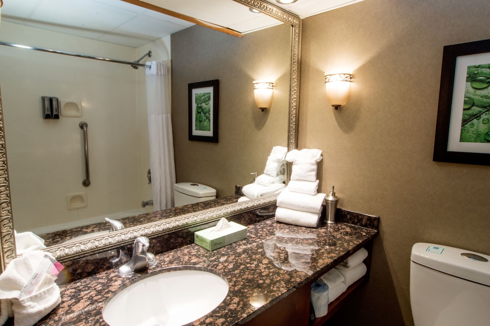 Greenstay Hotel and Suites 67/69