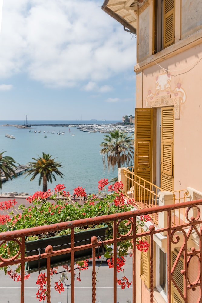 Miramare Hotel 30/42