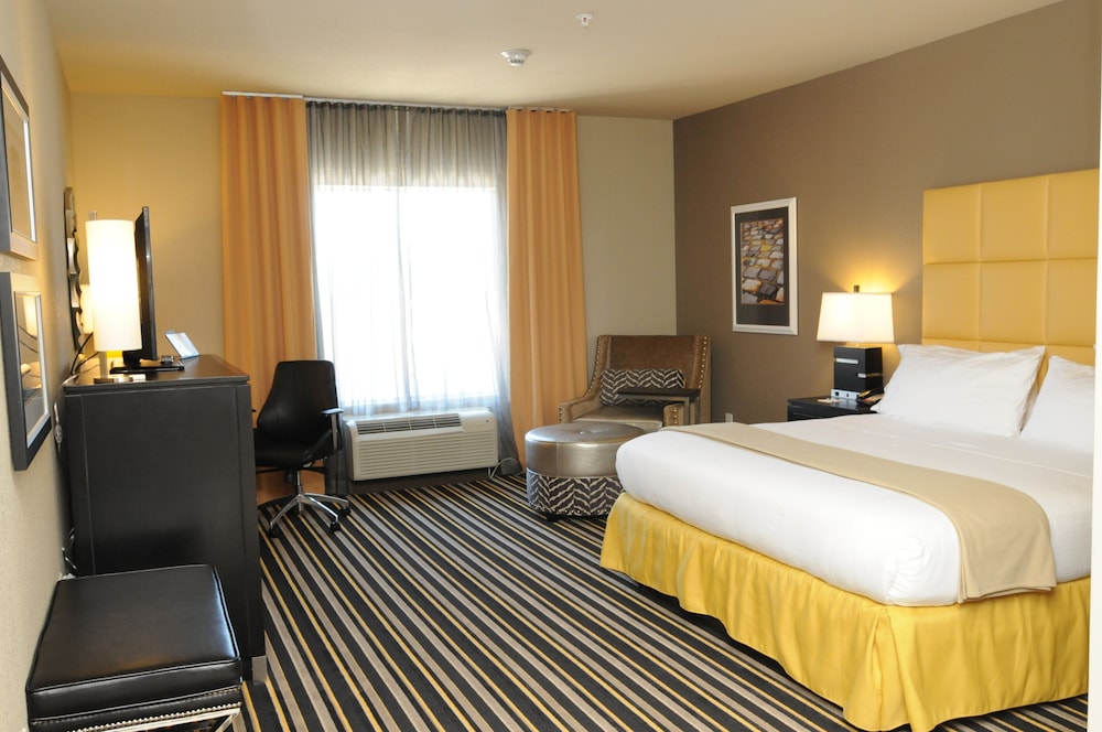 Standard, 2 Queen Beds, Extra Floor Space