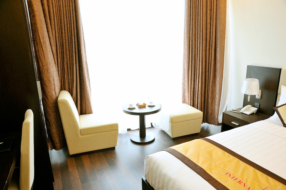 International Hotel 37/63