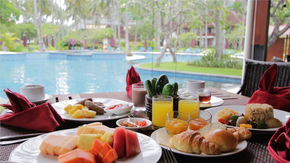Mangsit Suite By Holiday Resort Lombok 15/39