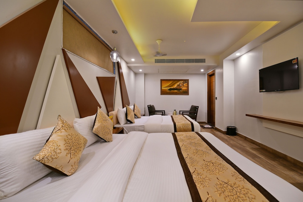 Hotel Blue Pearl Paharganj 12/50