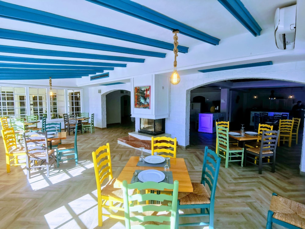 restaurant-cafeteria