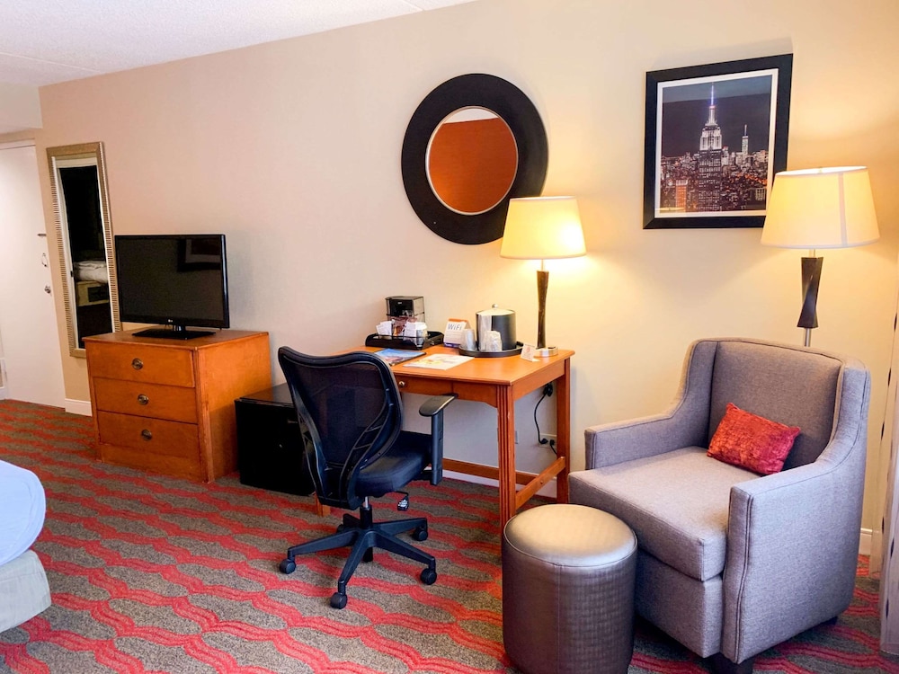 DoubleTree by Hilton New York LaGuardia Airport 43/54