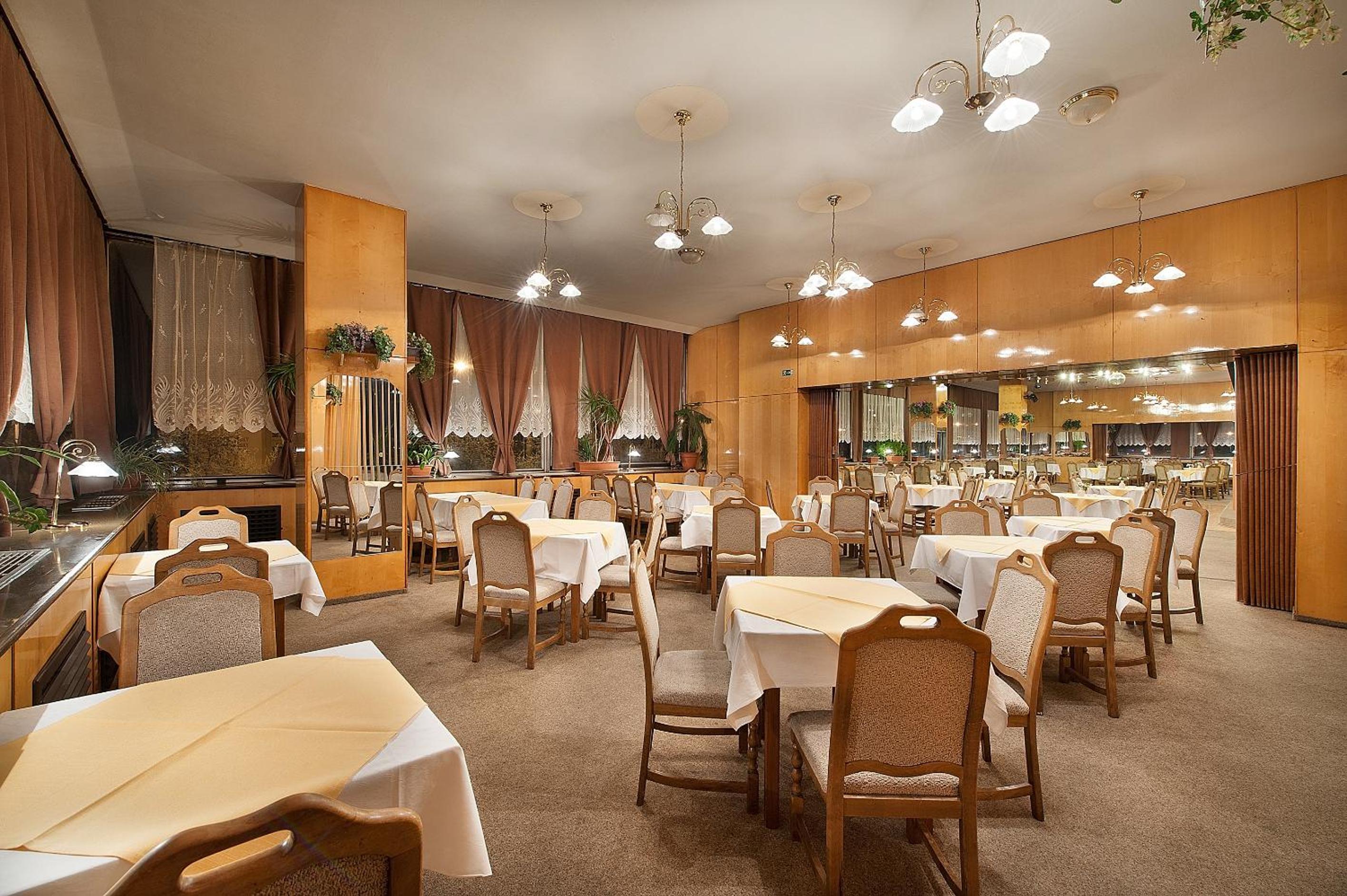 Hotel Kladno 35/50
