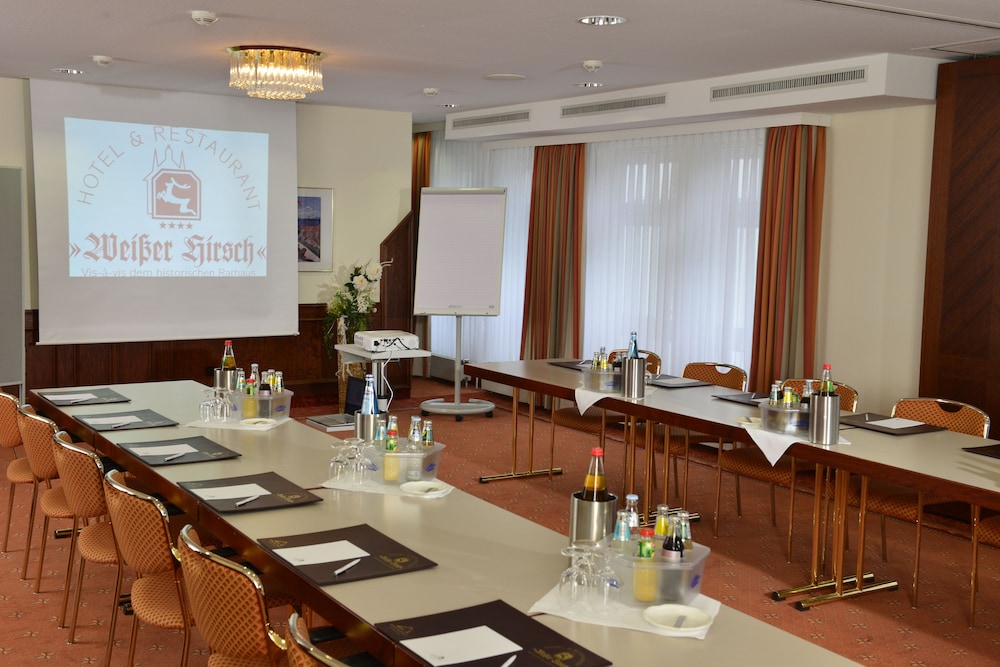 Ringhotel Weisser Hirsch 37/50