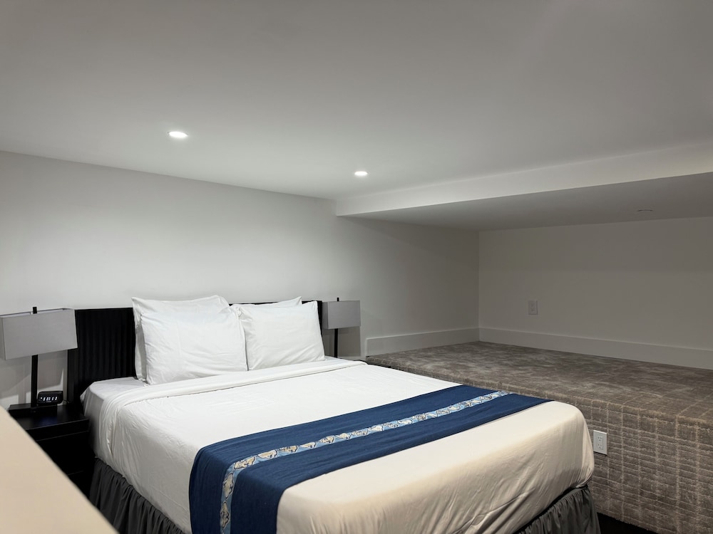 ROYAL, LOFT