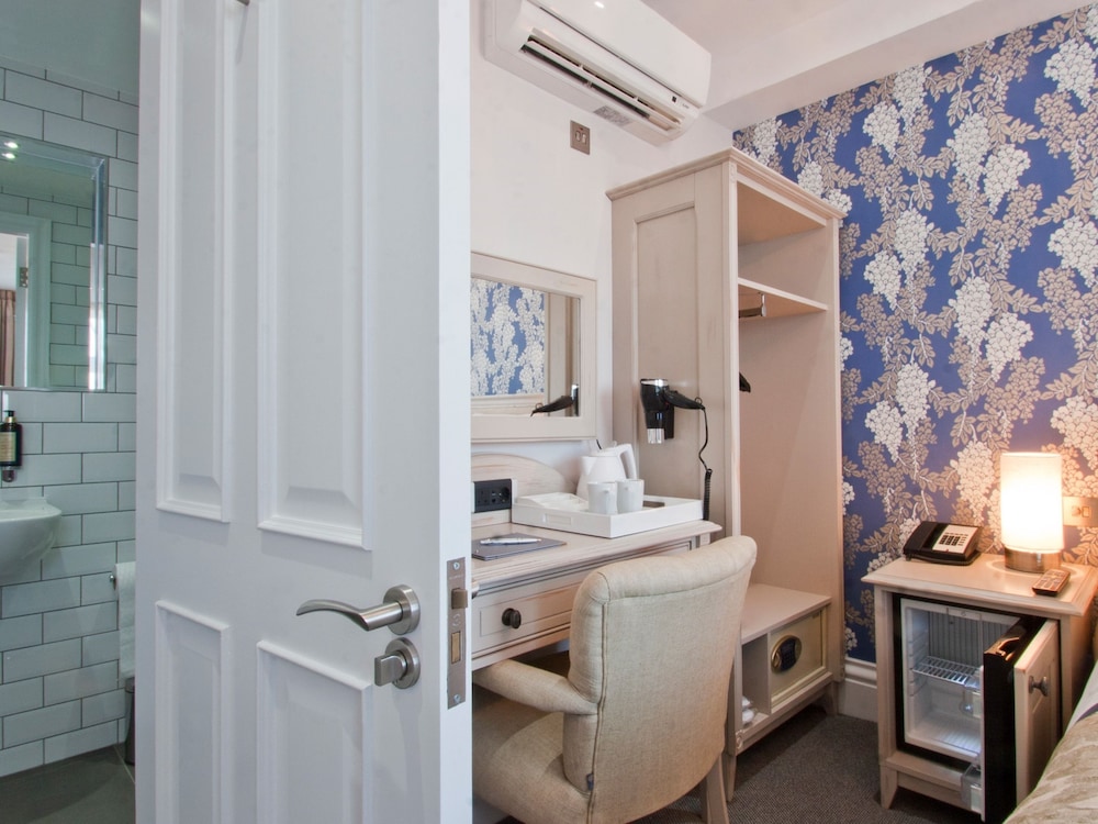 W12 ROOMS 27/58