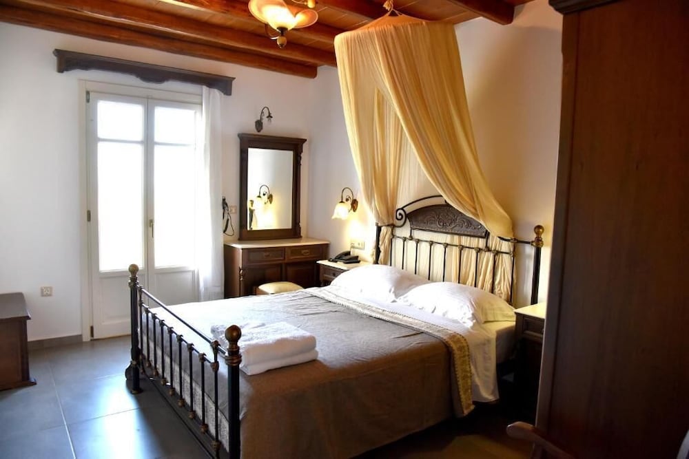 Messaria Hotel 19/63