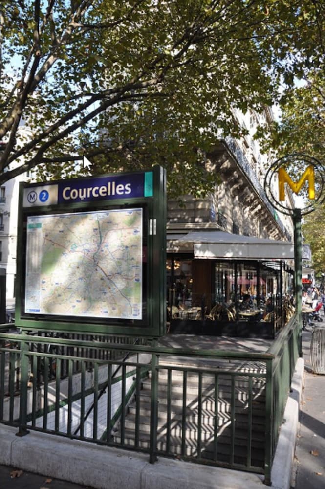 Hotel Noir in PARIS