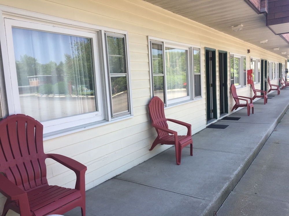 Black Mountain Inn 37/63