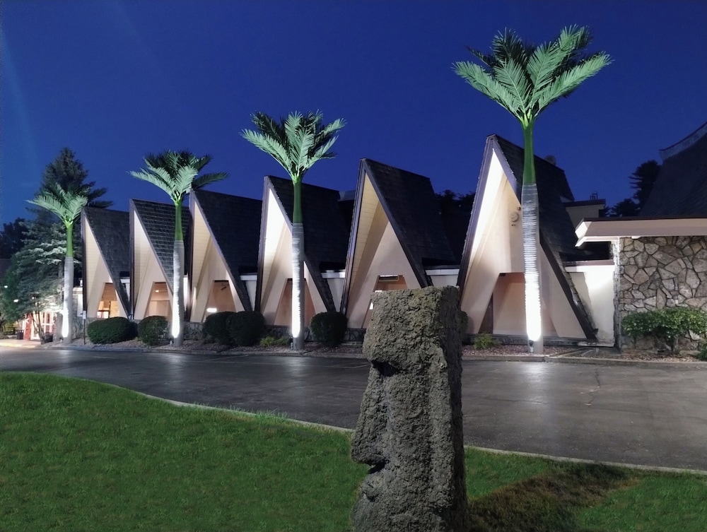 Tiki Resort 63/69