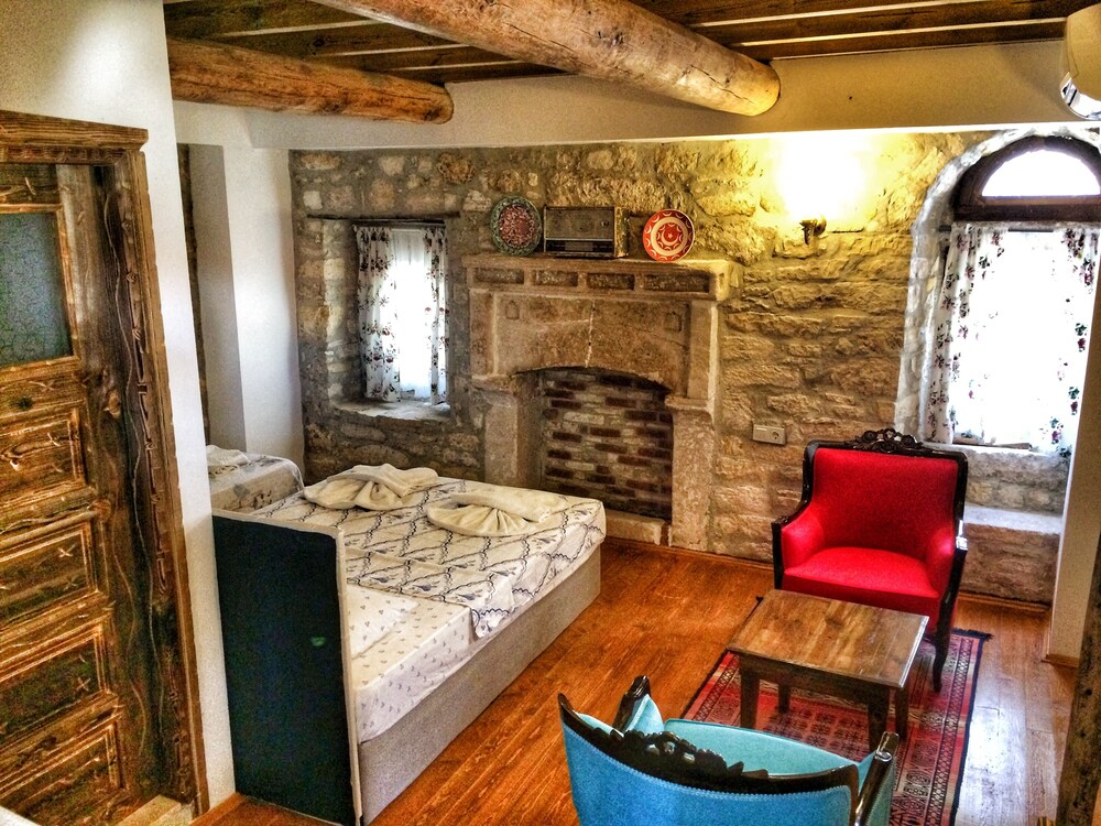 Parmis Boutique House 29/50