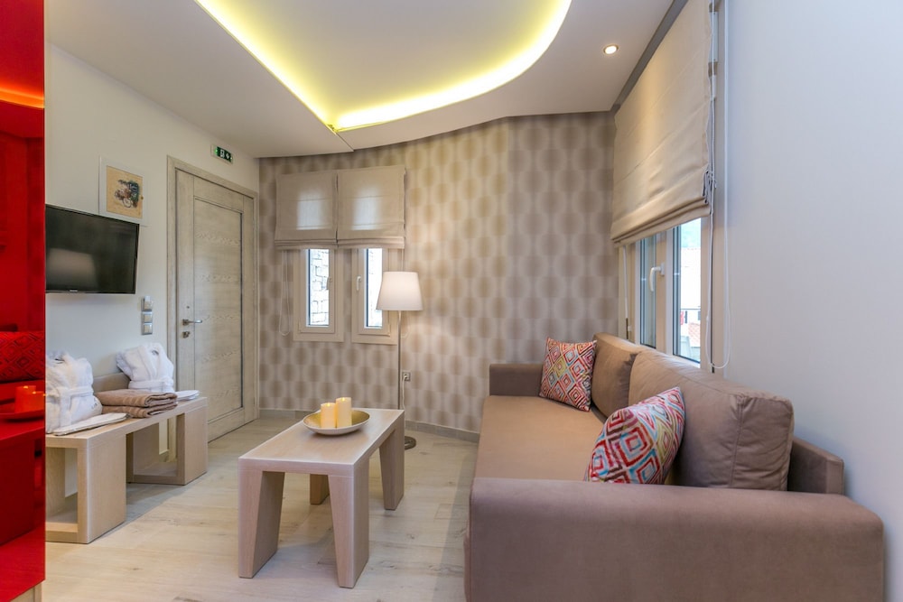 Lobelia Luxury Suites 20/50