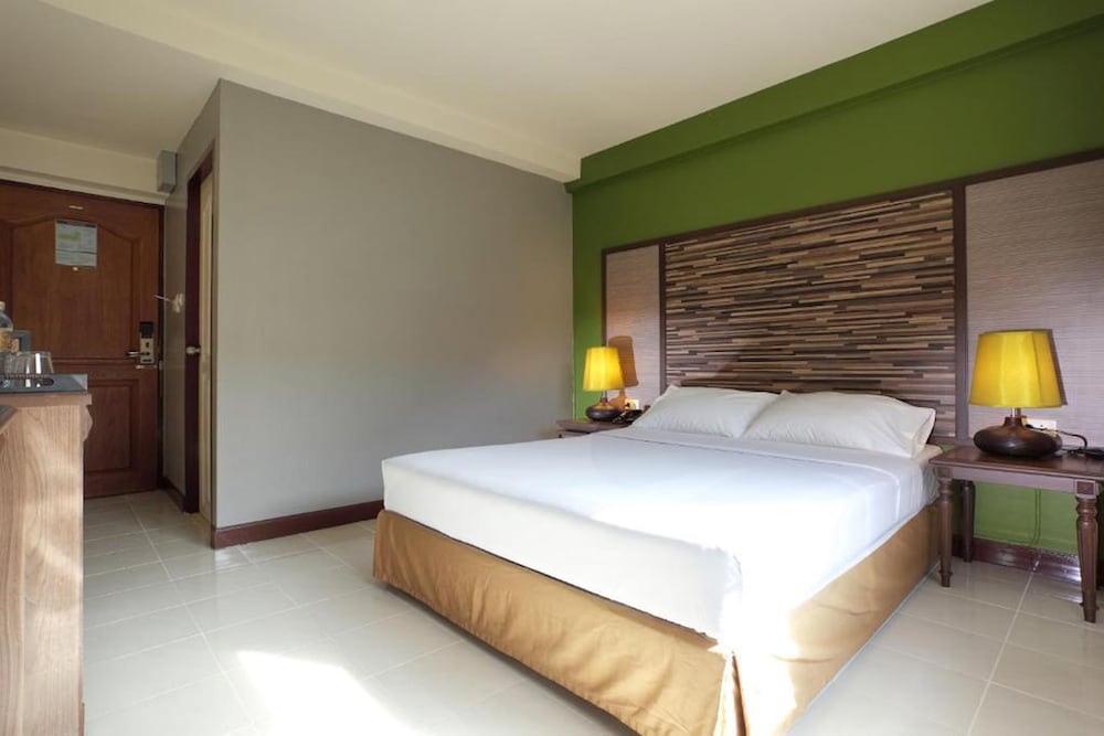 Rambuttri Village Inn Plaza 21/69