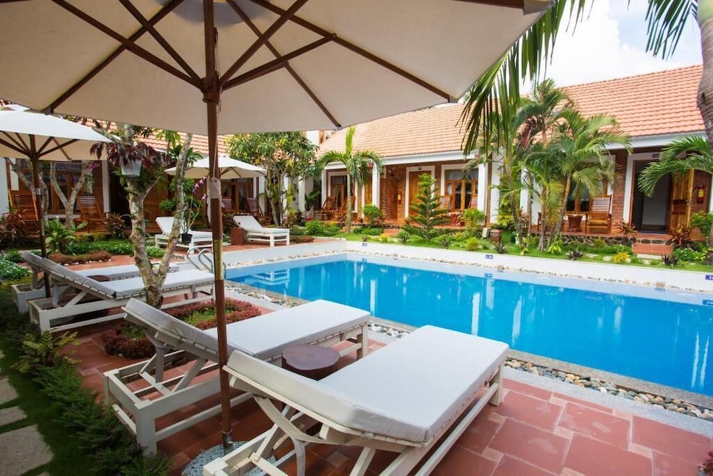 Little Garden Bungalow 58/65