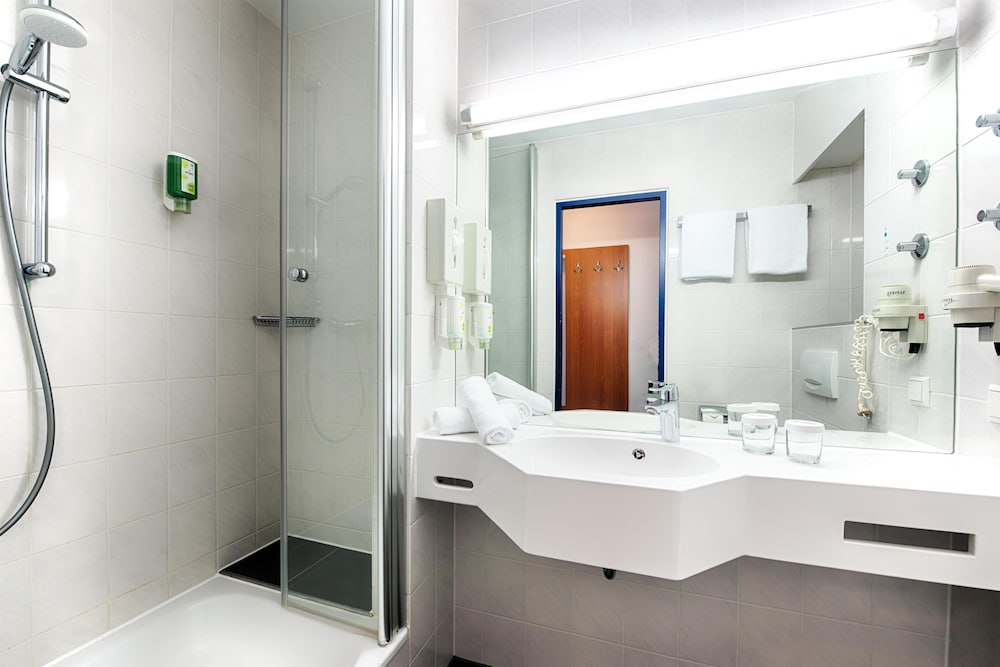 ACHAT Hotel Stuttgart Zuffenhausen 78/80