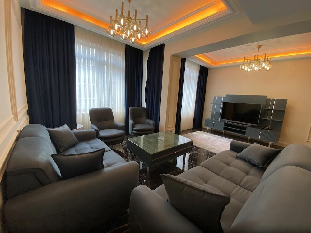 Princely Suites 30/50