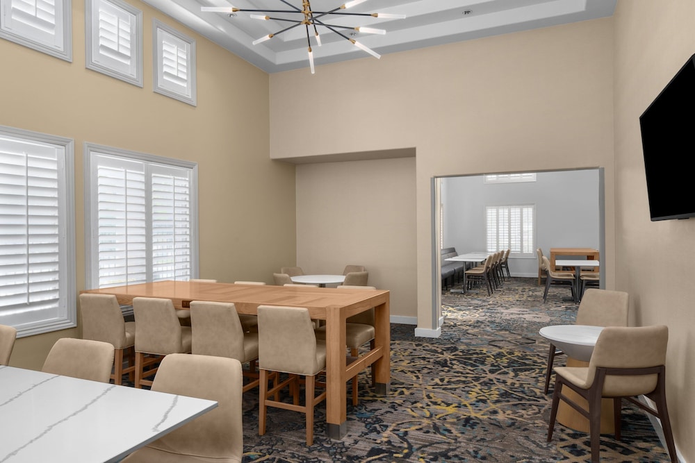 Residence Inn By Marriott Santa Clarita Valencia 42/61