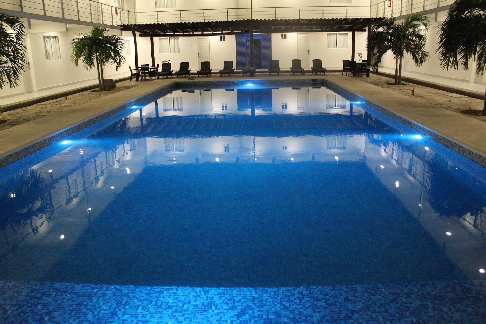 Hotel Santa Cruz Juchitan 25/32