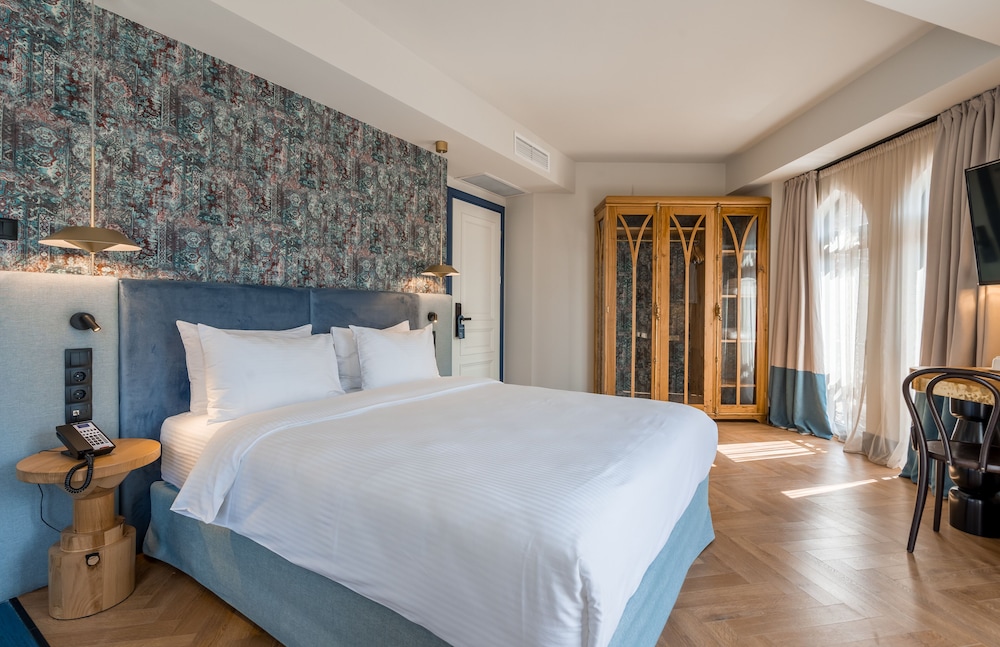 Hotel Abanotubani 6/30