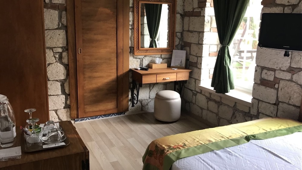 Kerme Ottoman Alacati 15/50
