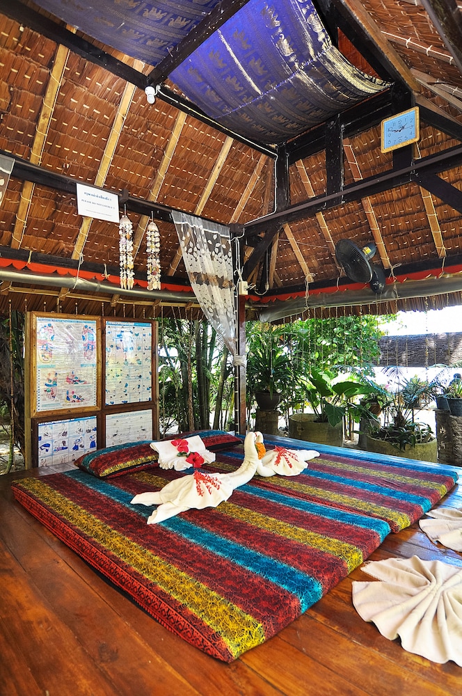 Phi Phi Relax Beach Resort 52/71