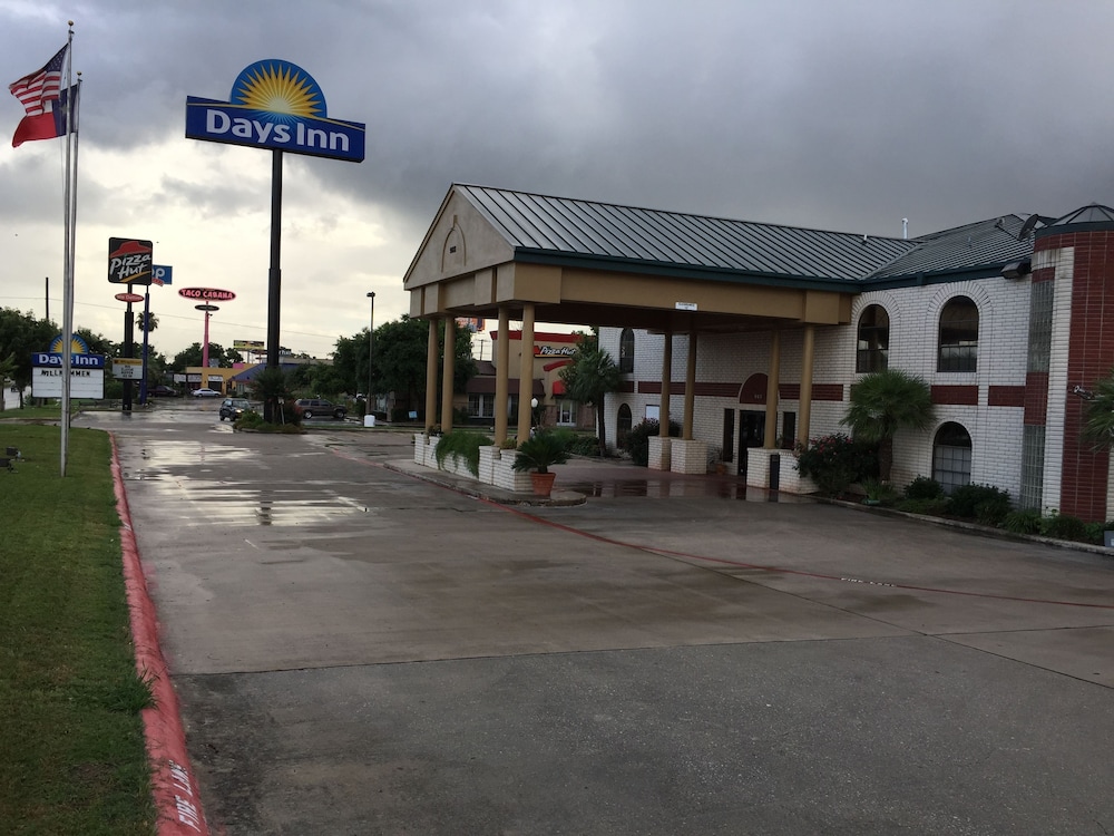 Days Inn by Wyndham New Braunfels 3/33
