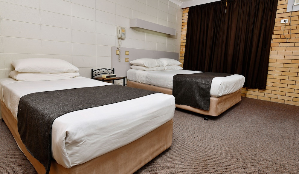 Burke And Wills Motor Inn 25/45