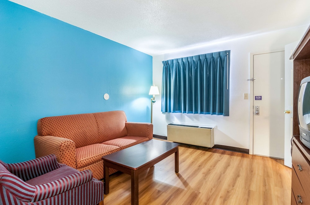 Motel6 Southgate, MI - Detroit 43/60