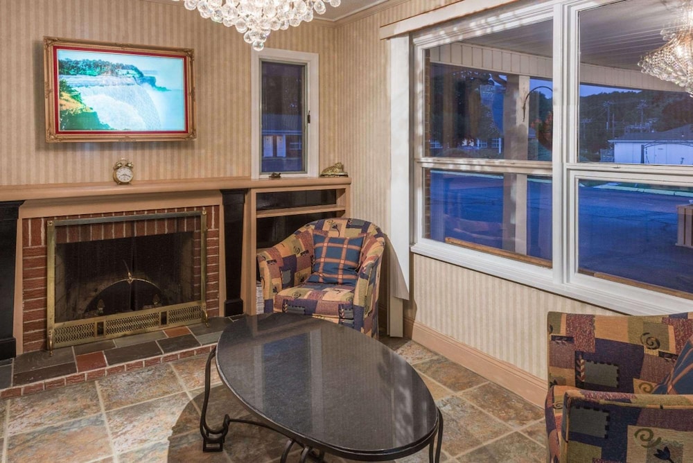 Knights Inn Plainfield 21/25