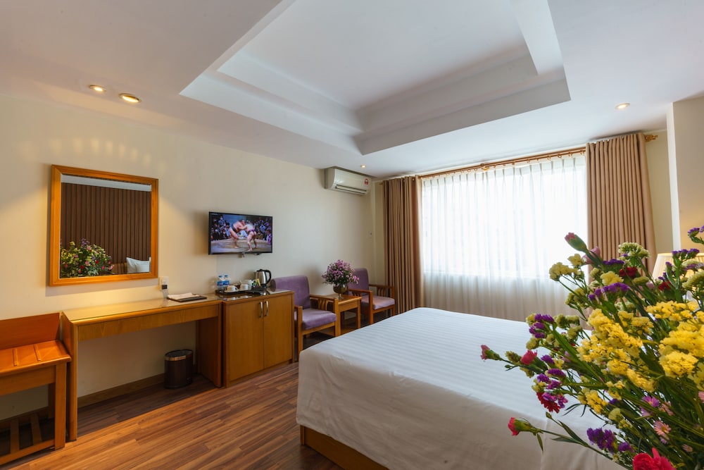 Roseland Corp Hotel 18/42
