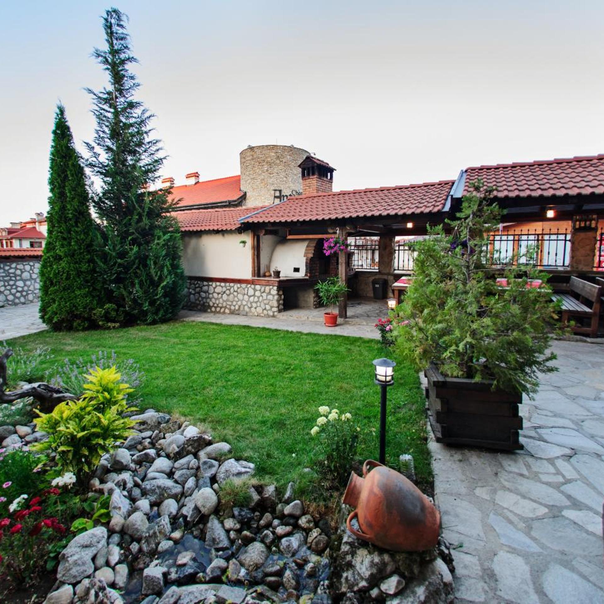 Dumanov Hotel 64/67