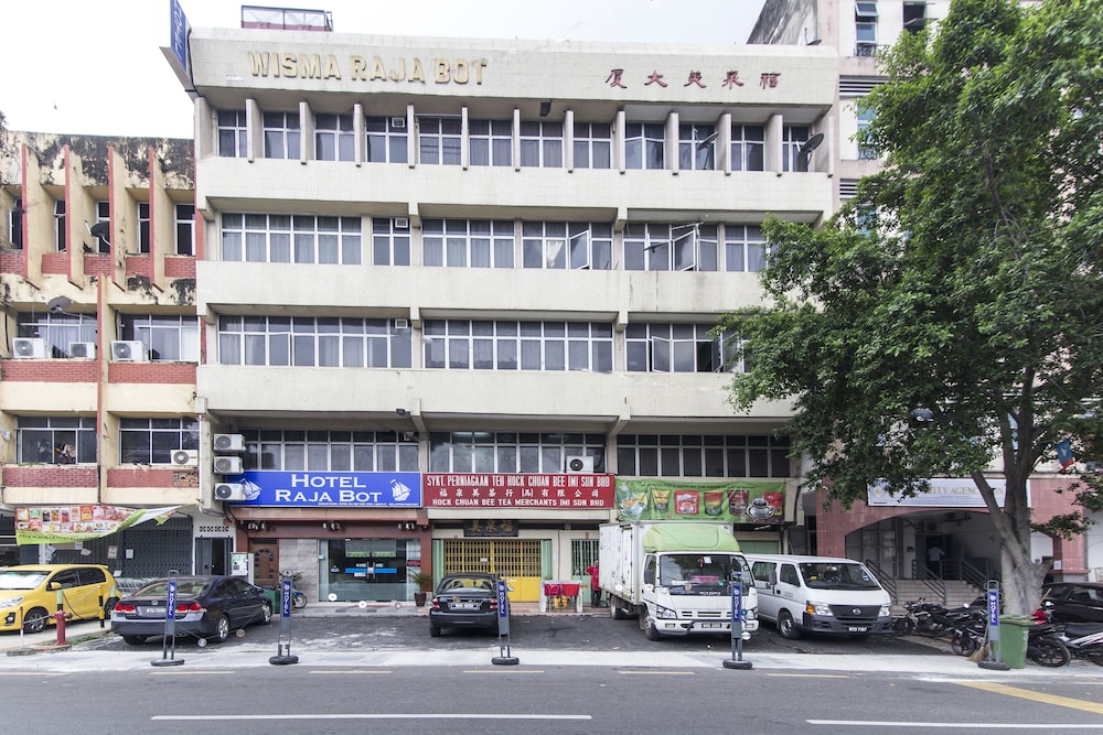 Hotel Raja Bot 29/30