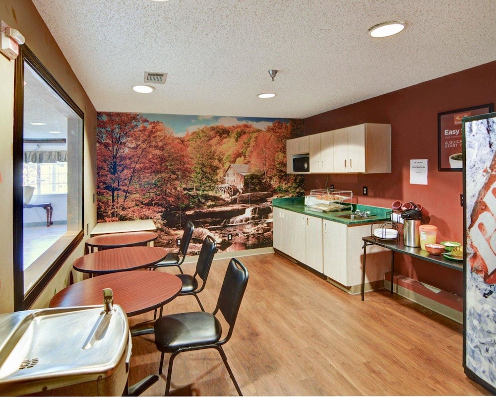 restaurant cafeteria