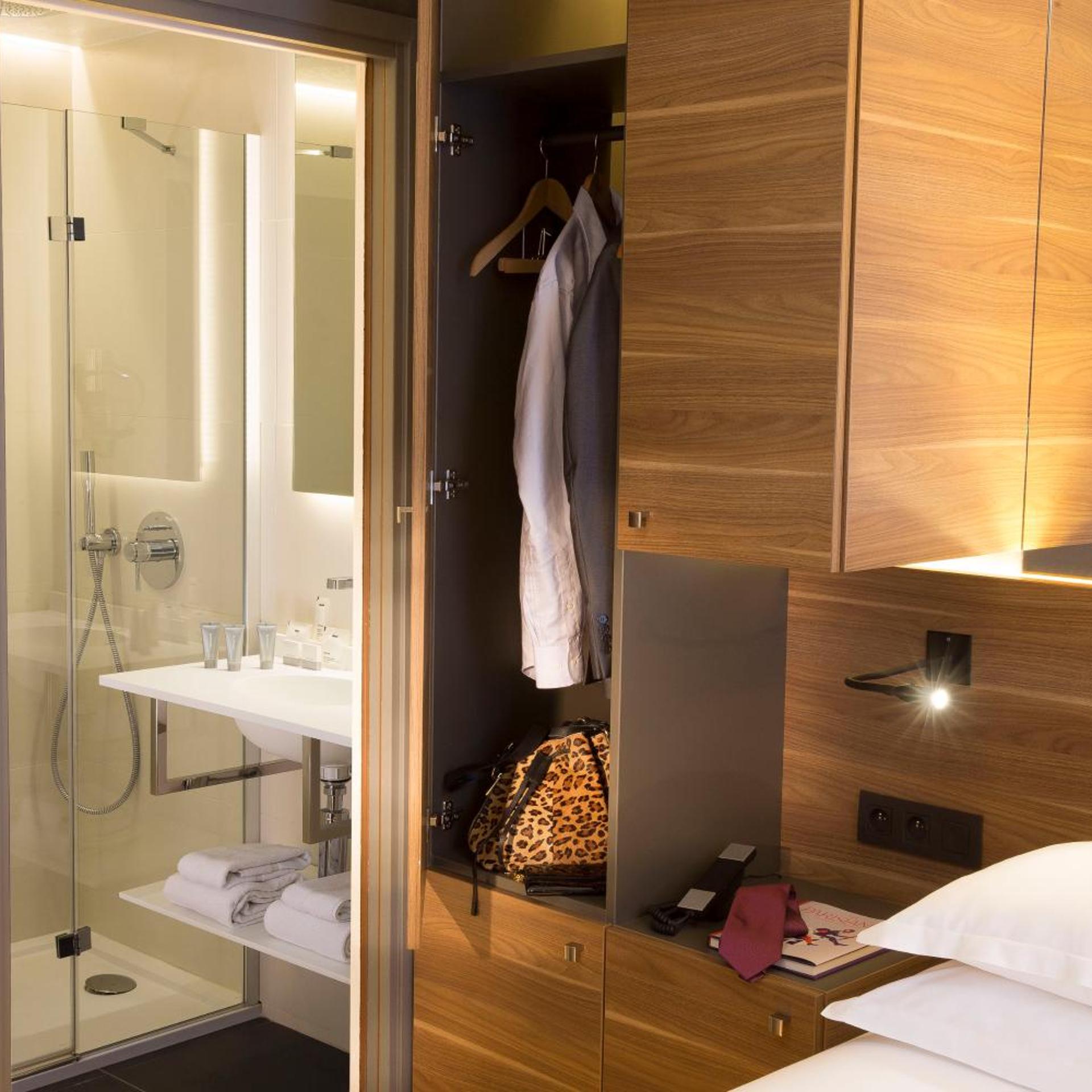 Cler Hotel 43/46