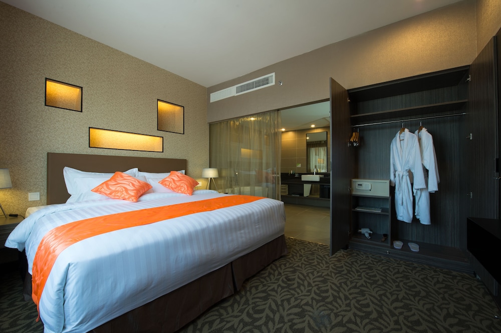 Grand Alora Hotel 10/49