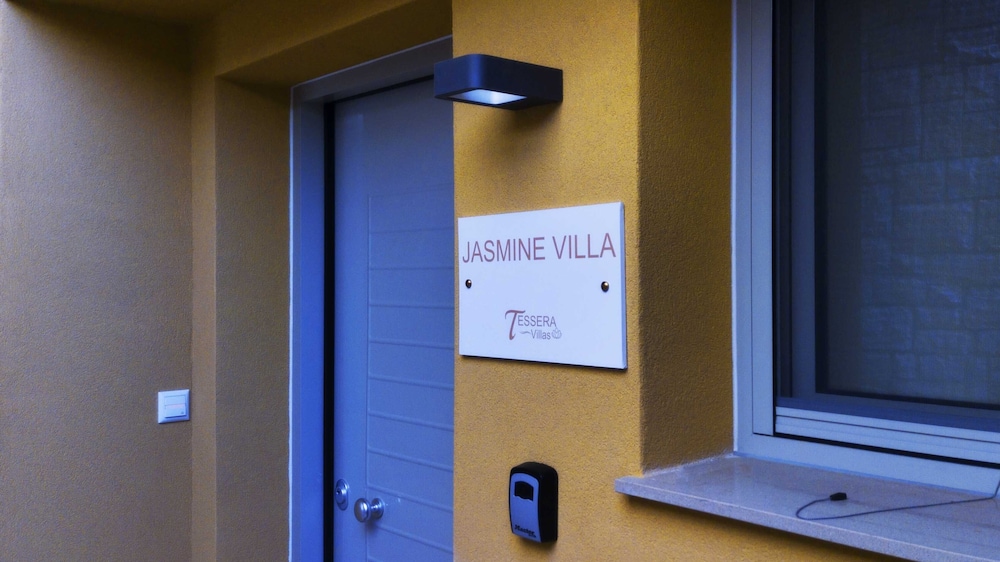 Tessera Boutique Hotel 66/75