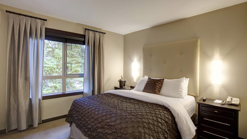 Sunrise Ridge Waterfront Resort 28/82