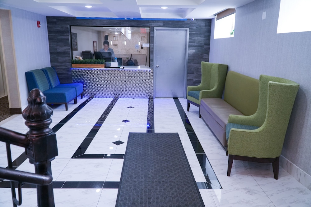 Hotel Mint JFK Airport 10/46