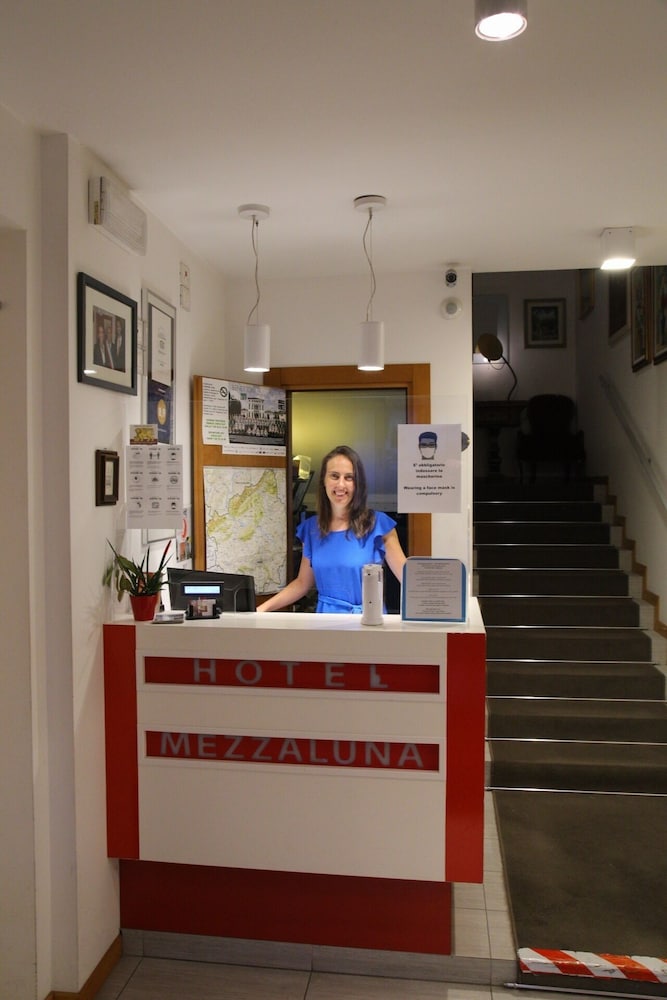 Hotel Mezzaluna 12/50