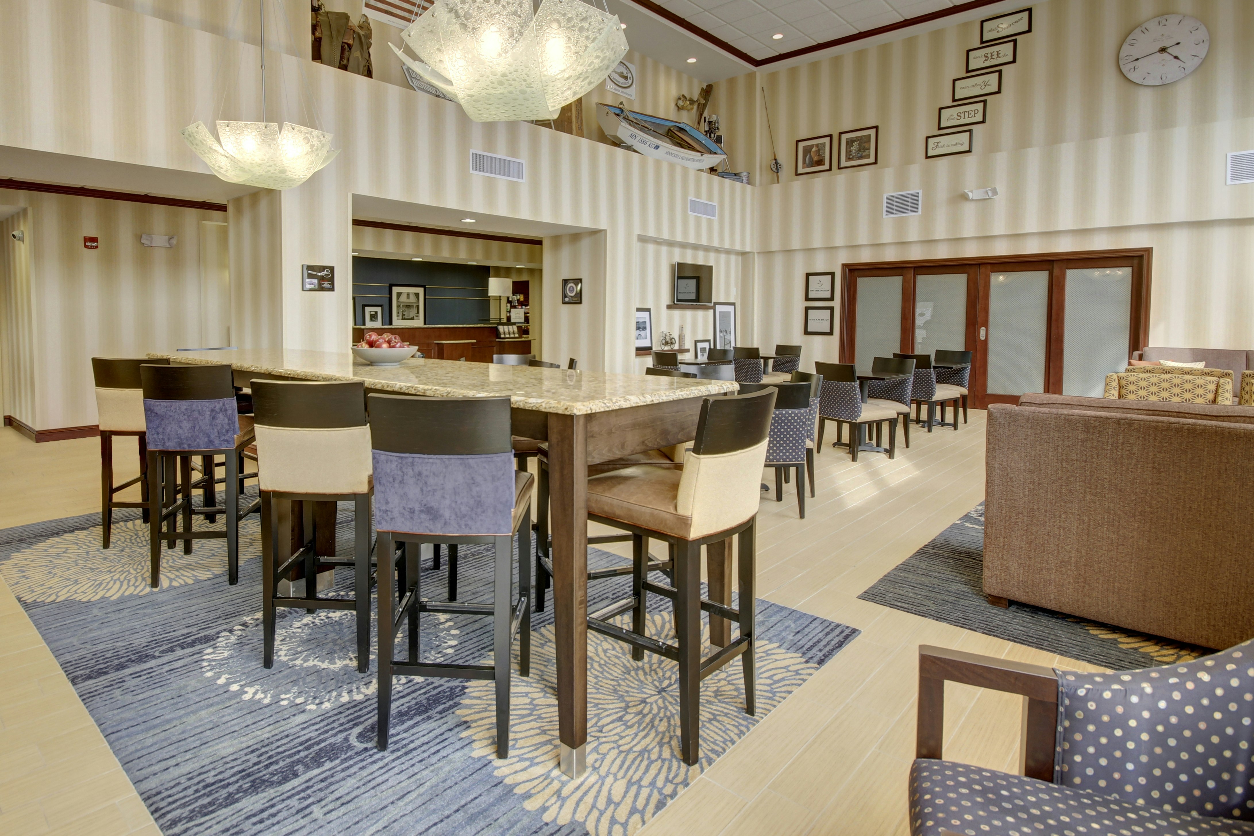 Hampton Inn & Suites Alexandria MN 30/50