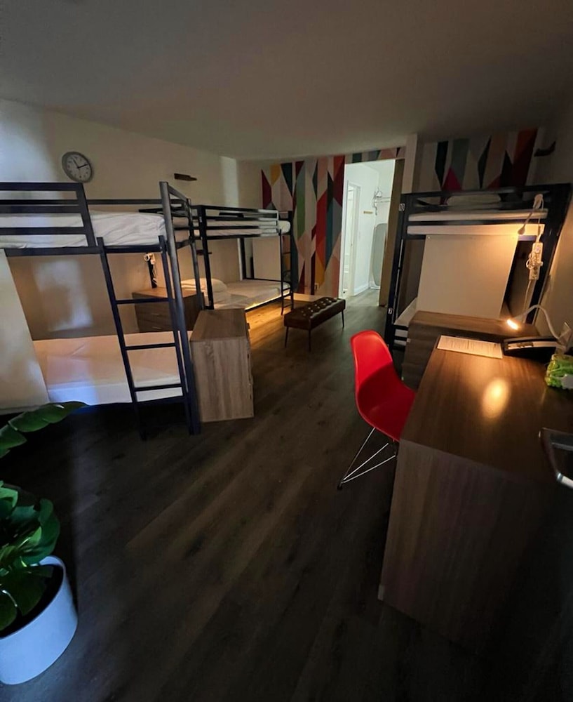 Bposhtels Anaheim 23/40