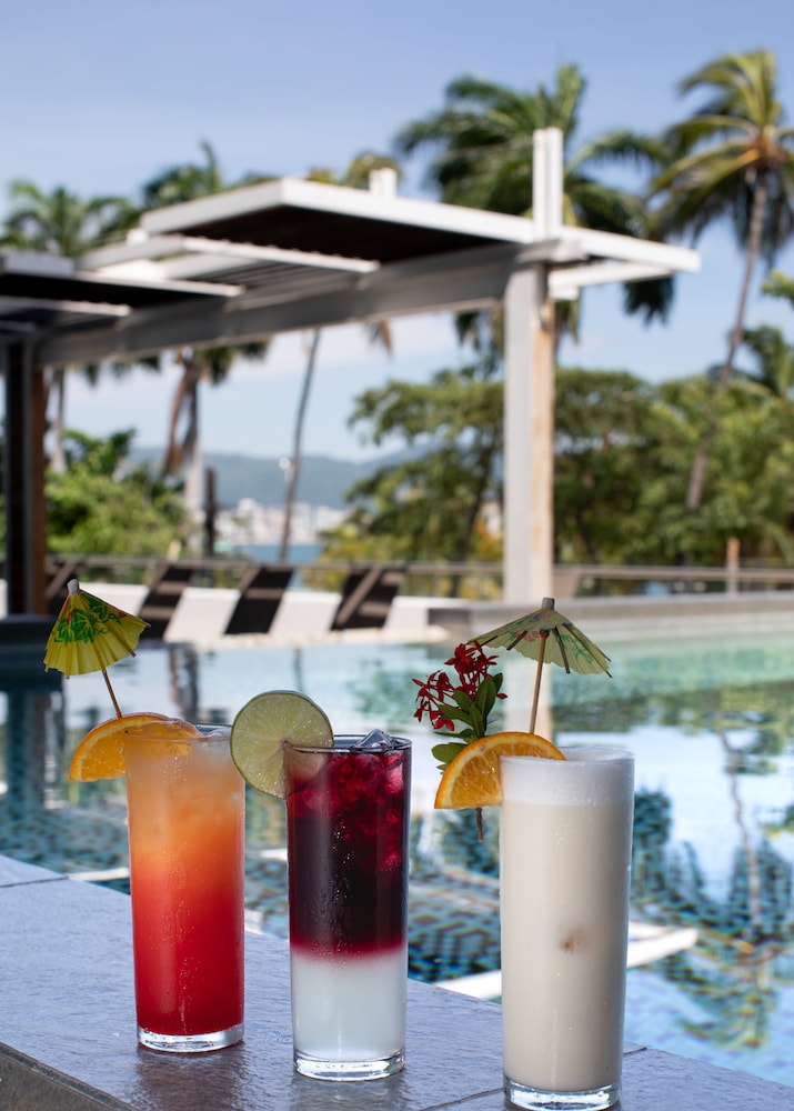 Ramada by Wyndham Acapulco Hotel and Suites 30/61
