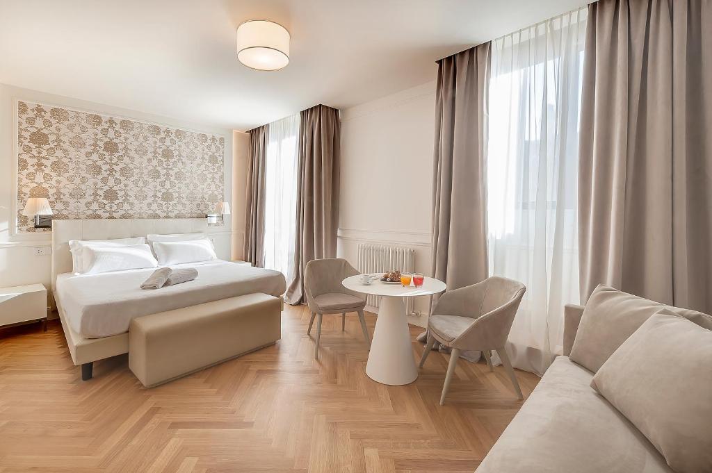 HOTEL ALEXANDER 15/26