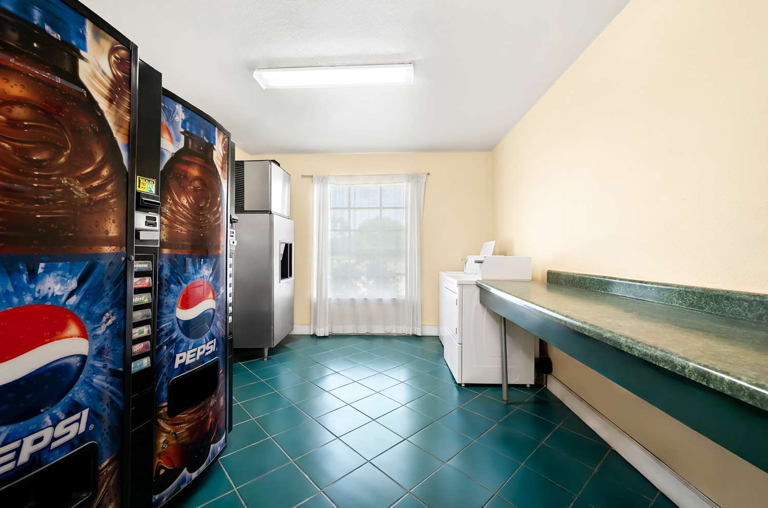 Americas Best Value Inn Historic Clewiston Inn 30/56
