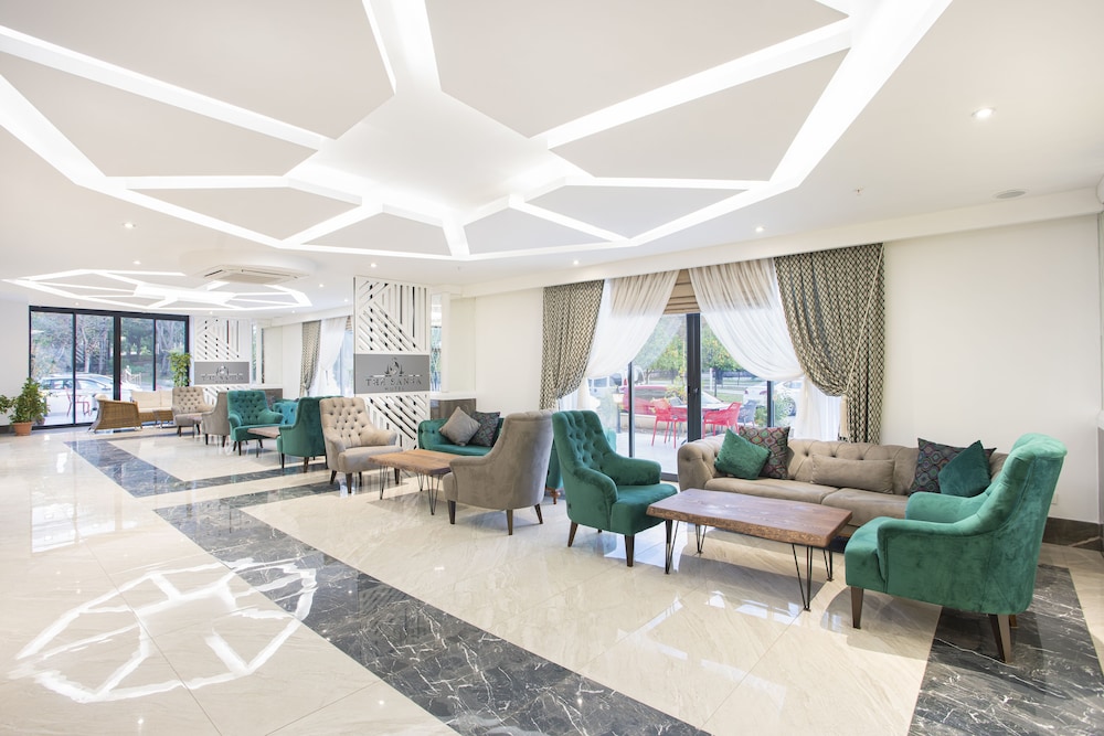 The Sansa Hotel 22/26