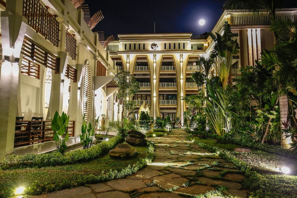 The Night Hotel 75/80