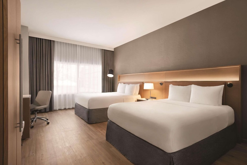 Tower, Premium, 2 Queen Beds