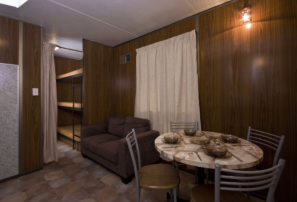 CAIRNS SUNLAND LEISURE PARK 25/35
